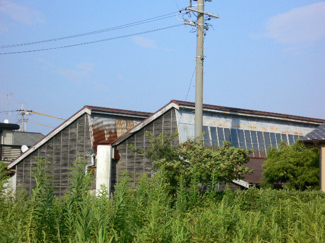 織物工場の「のこぎり屋根」の写真